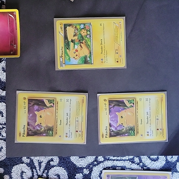 Pikachu cards - Picture 2 of 2